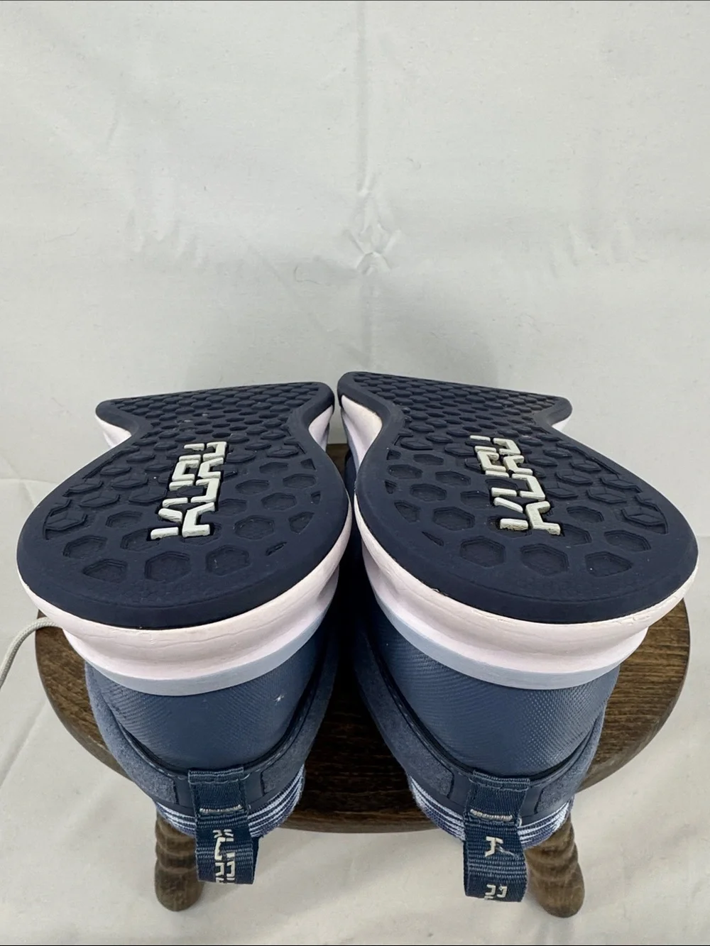 Kuru Womens Atom Sneakers w/ White Blue Zig Zag Pattern, sz 9 W, Missing Insoles